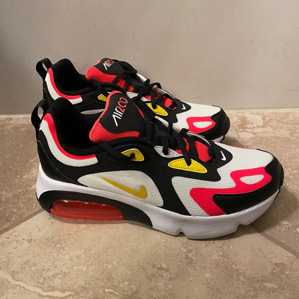 Nike Airmax 200, Youth 6